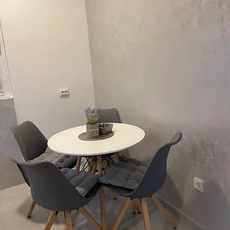 Apartment 07 *